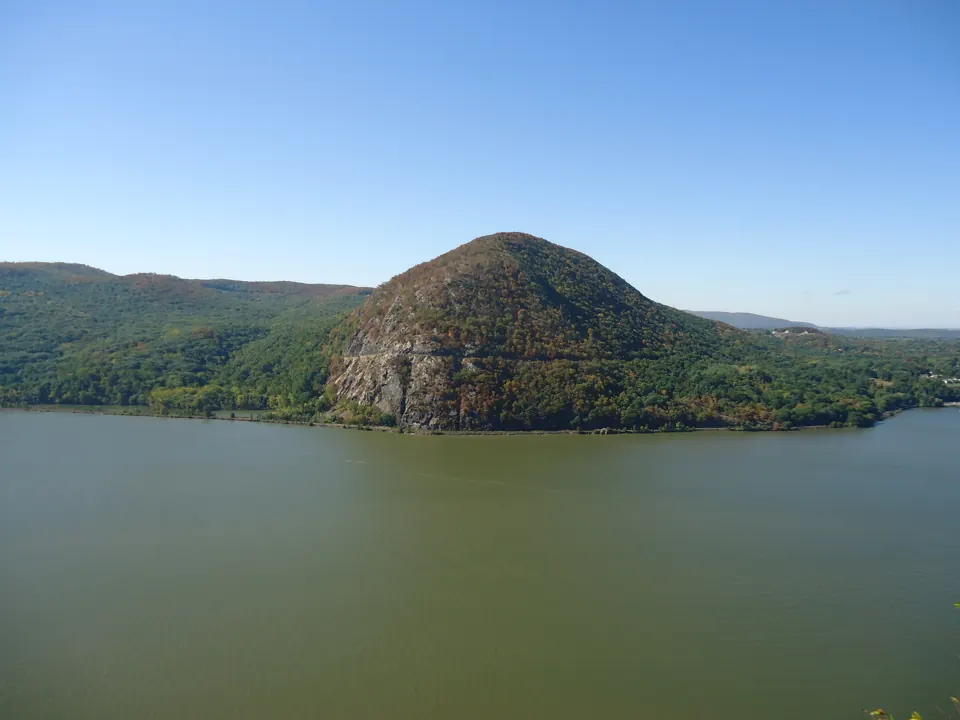 Storm King Mountain from Breakneck Ridge